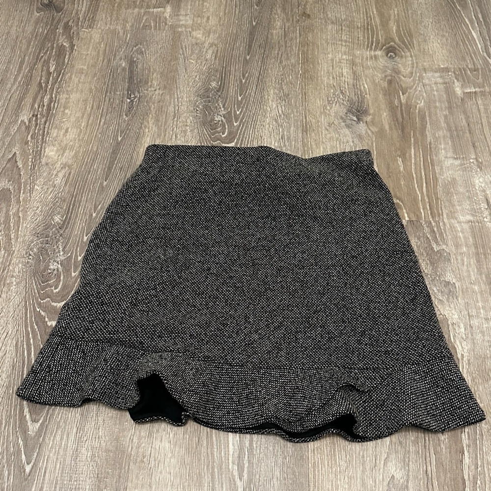Elegant Black and Grey skirt